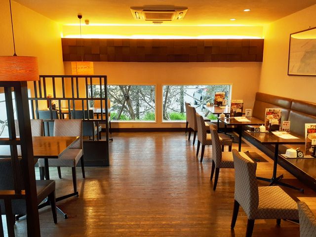 店内の様子。いつも混んでいますが、空いた一瞬に撮影。_港屋珈琲 久居店