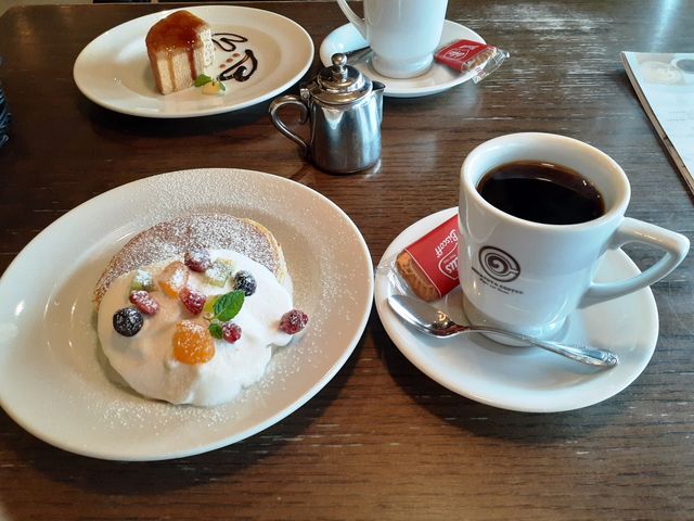 ホットコーヒーのケーキセット(ミニ・オカブラン)_港屋珈琲 久居店