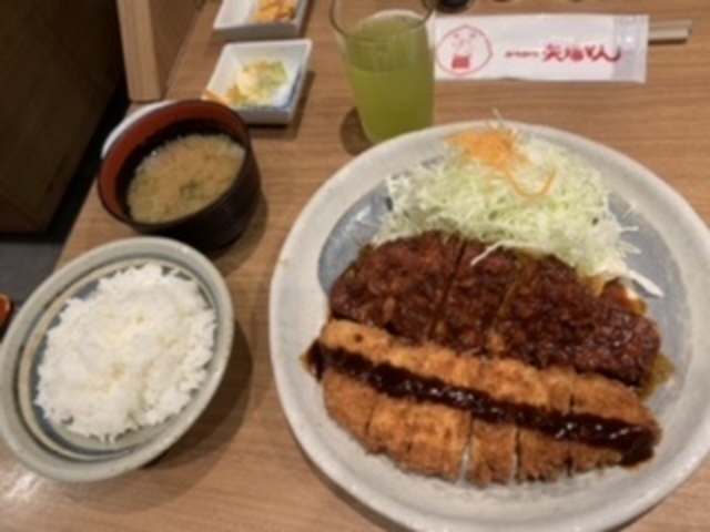 1番人気 わらじカツ定食_矢場とん・東京駅グランルーフ店
