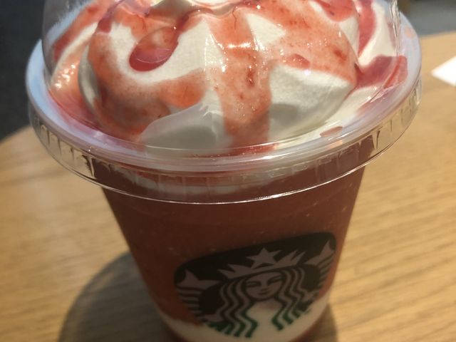 ゴロッとイチゴフラペチーノ_渋谷ストリーム