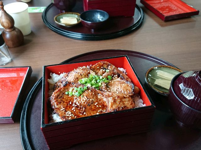 味噌豚丼_ガーデンハウス有隣