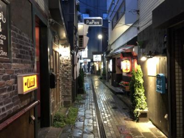 小路にあります。_ゼロティ(零亭)