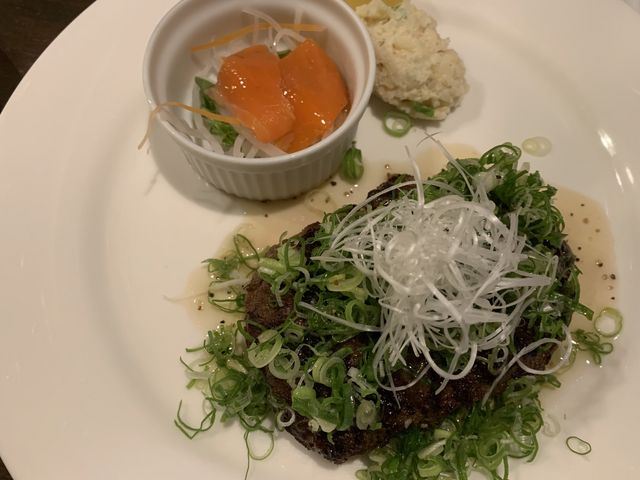 ハンバーグ自体はとても美味しかったですが、とにかくコバエが凄かった_洋食屋 AKIRA
