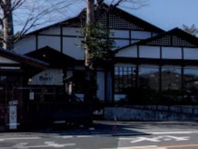 店外施設になりますが、ペット同伴での食事が可能です。ワンコ連れの利用者多かったです。_さんさい