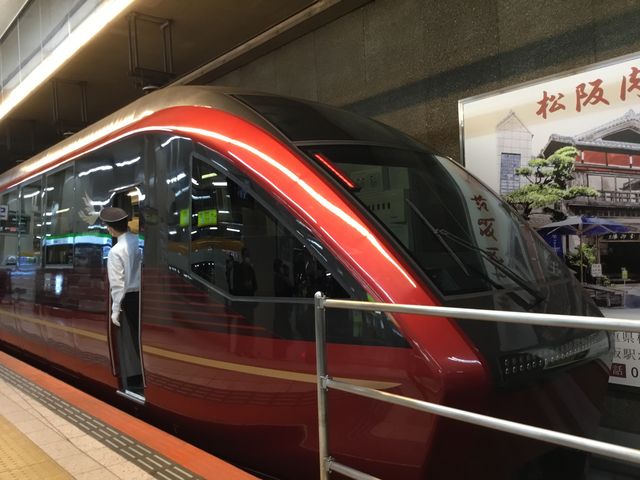 ひのとり
しまかぜの方が乗心地は良い
_近畿日本鉄道名古屋駅