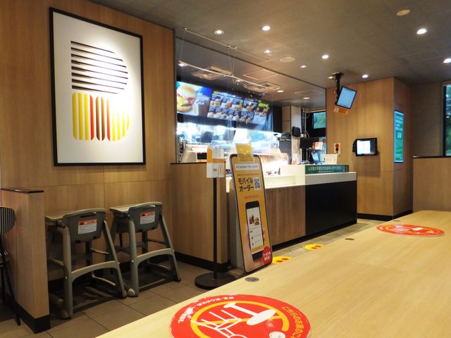 受付カウンター付近の様子_マクドナルド165名張店