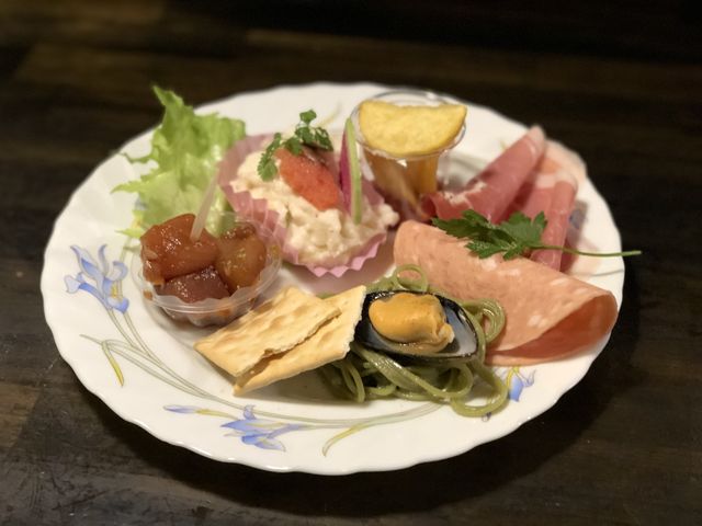 パルマプロシュートをはじめワイン・日本酒・他に合わせる、アマューズが豊富!_はつ花