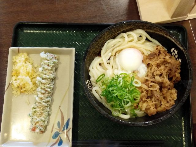 牛肉温玉ぶっかけ_はなまるうどん ベイドリーム清水店
