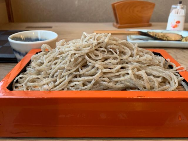 硬めの茹で加減!つゆ無しで新そばを口にする!風味、甘味がしっかり味いが伝わりました!おいひぃ〜_更科