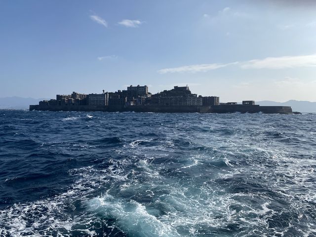 軍艦島_(株)シーマン商会(軍艦島上陸・周遊クルージング)