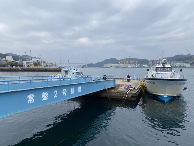 乗船する船_(株)シーマン商会(軍艦島上陸・周遊クルージング)
