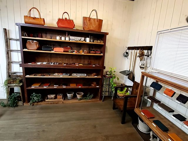 工房もあって、素敵でした_革屋 Kuore