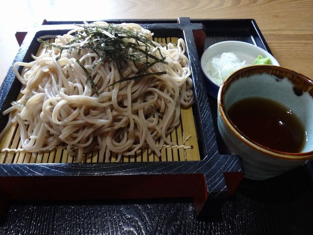 ざるそばを注文しました。_豪族の館 大東園