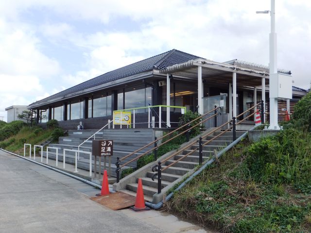 施設外観:海岸側から見ています。_道の駅 高松