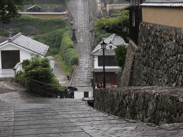 手前が塩屋の坂。_杵築武家屋敷