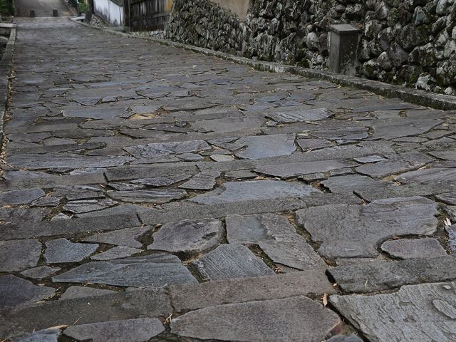石畳が美しい。_勘定場の坂