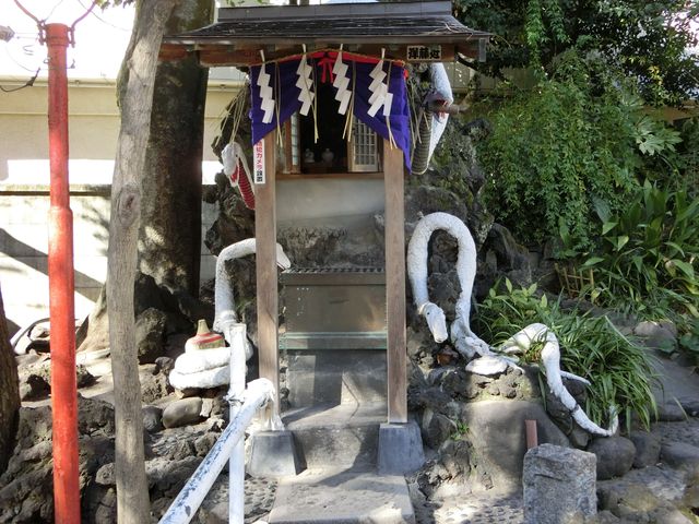 お金持ちになるパワースポットのようです。_蛇窪神社