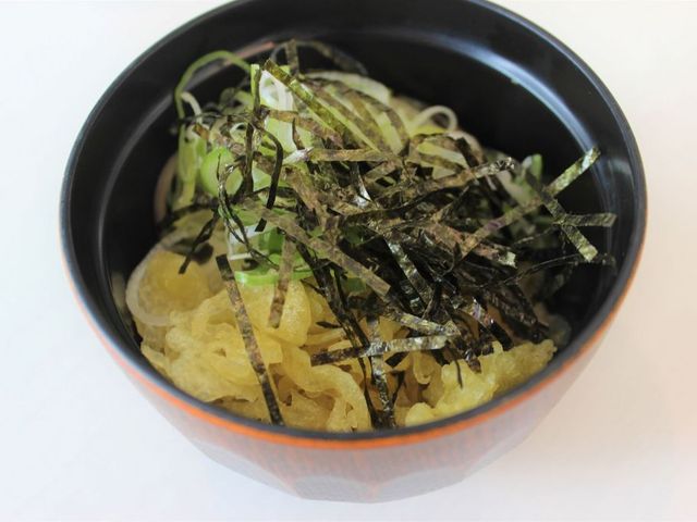 天ぷらと書いてありますが、天かすでは?
_ホテル法華クラブ函館 レストラン「ローズ」
