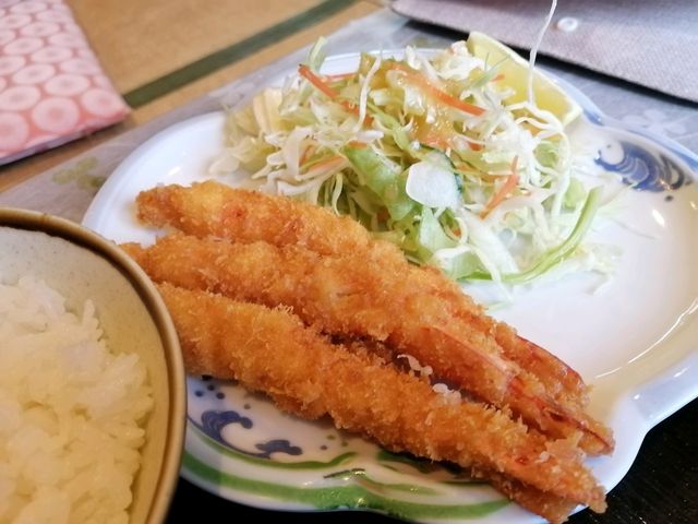海老フライ!3本も!_みやたや食堂