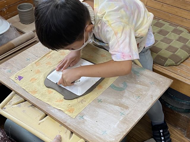 お皿作成中_陶芸ケロッグ