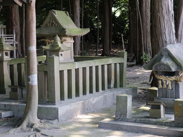 賀茂神社脇の祠。_所子集落