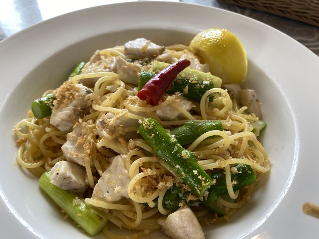 スズキとアスパラペペロンチーノ
具沢山で美味しい_カフェレストラン&ギャラリー ピアノピアーノ
