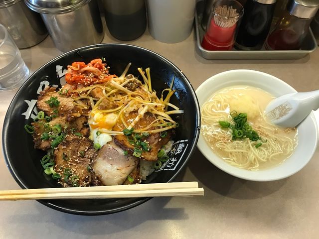 チャーシュー丼+ミニラーメンセット880円_博多拉麺 せぶん