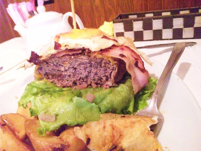 この肉の厚さ_THE PANHEAD’S HEAVEN SALOON