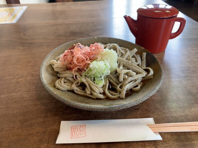 赤いのはそば湯です_そば蔵谷川