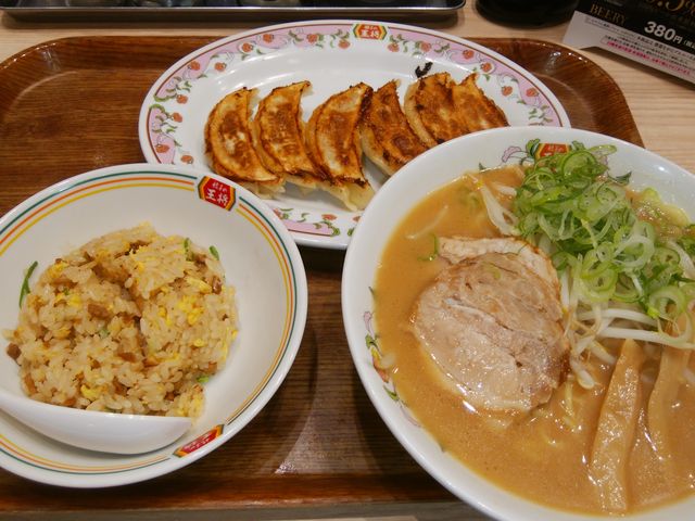 あまりにも美味しそうなセットメニューです。_餃子の王将 アリオ葛西店