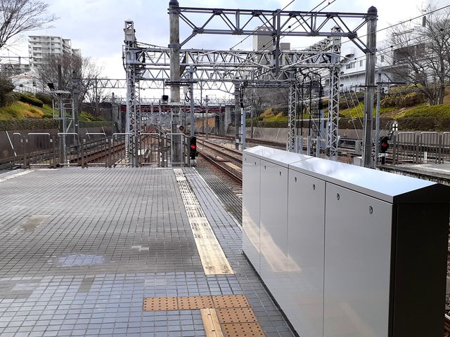 西方を眺めます_地下鉄名谷駅