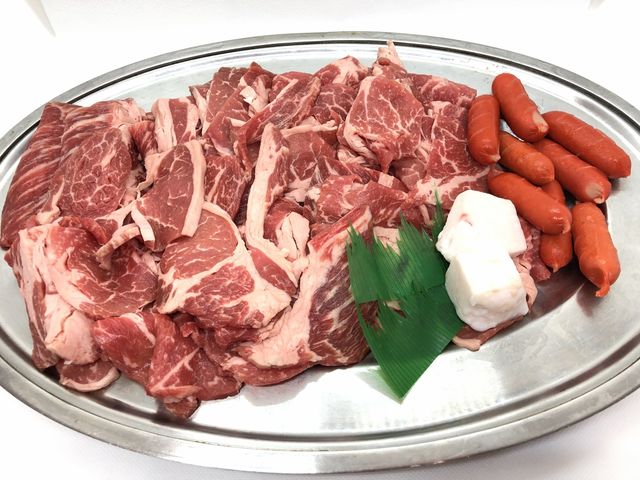 肉セット
この他に野菜、焼きそば、卵、イカがついています
_西尾ゴルフ ブルーベリーファーム