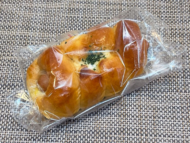ウインナーロール_焼き立てパンの店 リトルマーメイド 高津店(LITTLE MERMAID)