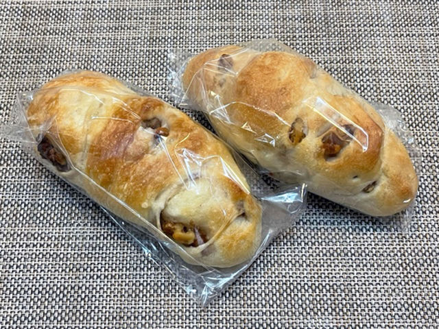 塩くるみパン_焼き立てパンの店 リトルマーメイド 高津店(LITTLE MERMAID)