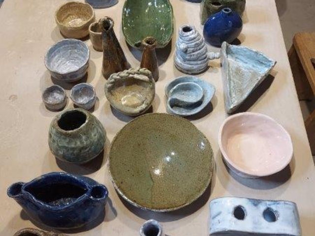 18名の完成 花器_陶芸工房「水の音 土の音」