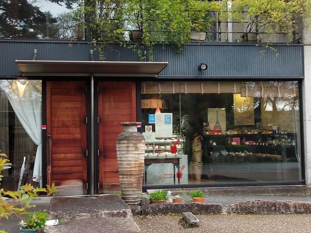 思わず立ち寄りたくなる色気有る建物_Pomme d'Amour ポム ダムール