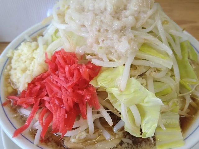野菜、アブラ、紅ショウガを無料トッピング_らーめん大 練馬店