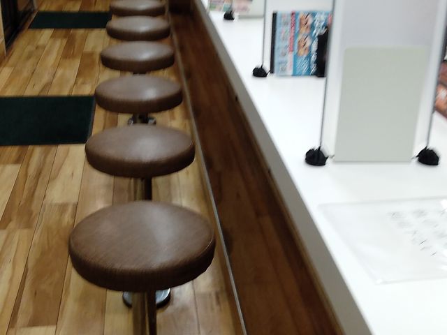 カウンター席_吉野家 国際センター店