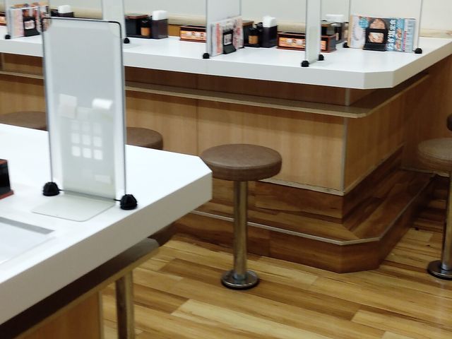 カウンター席_吉野家 国際センター店