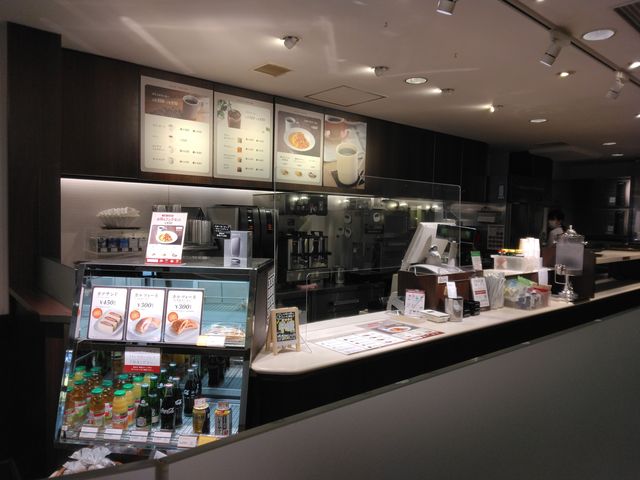 従業員の方達はいつもきびきびと働いておられ、好感が持てます。_SMOKIST COFFEE 神田須田町店