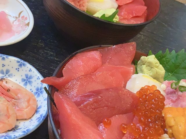 彼氏が撮ってくれた写真ですが
大盛りにして大満足してました!
ネタの量まで大盛りで驚きました!_ふみ野