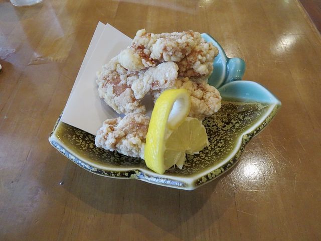 足りないので唐揚げを。美味かった!_ターミナルホテル東予 紅葉亭