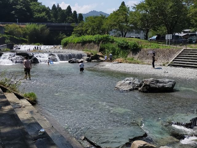 小学校低学年までの水遊びに最適_小平河川公園