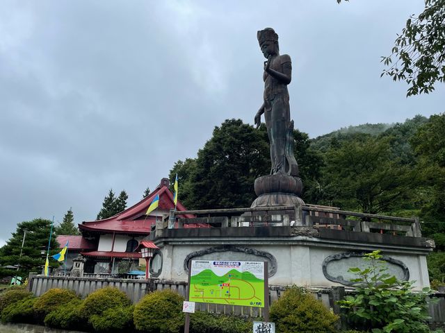 200円は安い♪♪_世界平和聖観世音菩薩周辺の桜