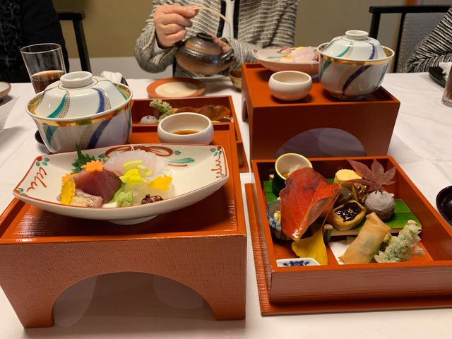 色とりどりの前菜とお造り_菊華荘