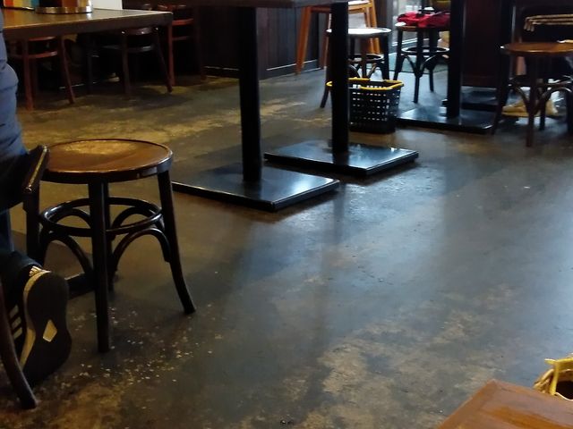 テーブル席 _三ツ矢堂製麺 静岡流通通り店