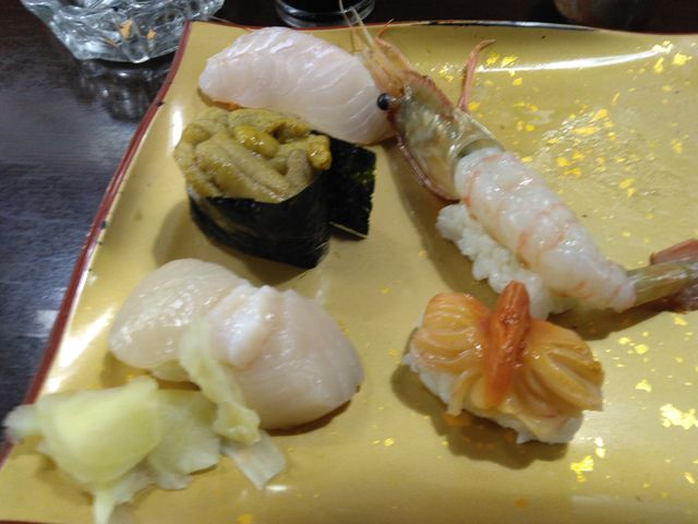 お寿司はおいしいものでした。_朝市寿司