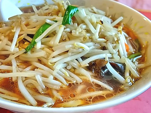 モヤシたっぷりのラーメン_珍來 五反野駅前店
