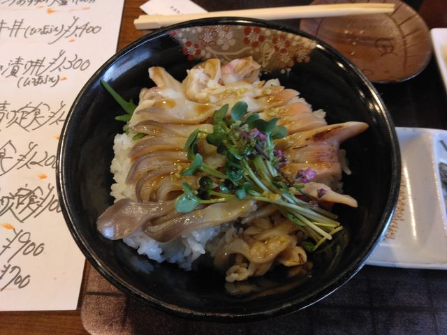 本当においしい「ホッキ丼」(1,400円)です。_SkyPlazaMISAWA (スカイプラザミサワ)