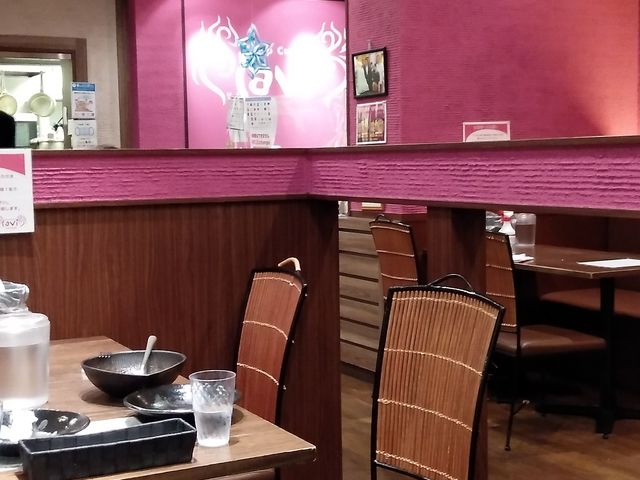 テーブル席_スープカレーlavi 新千歳空港店